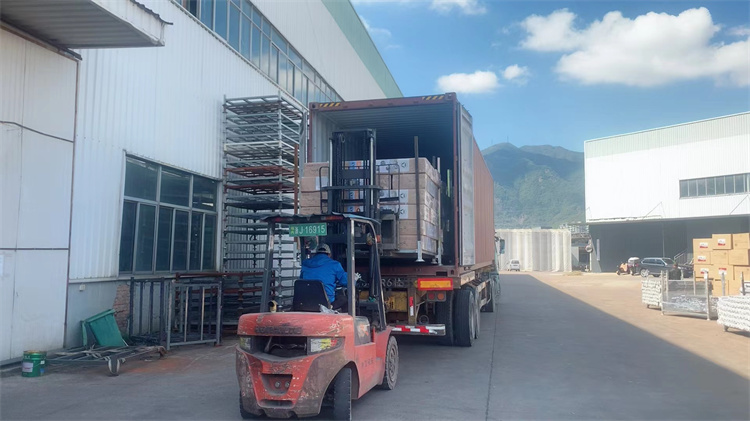 Đơn đặt hàng của khách hàng đã được đóng gói và sẵn sàng để giao