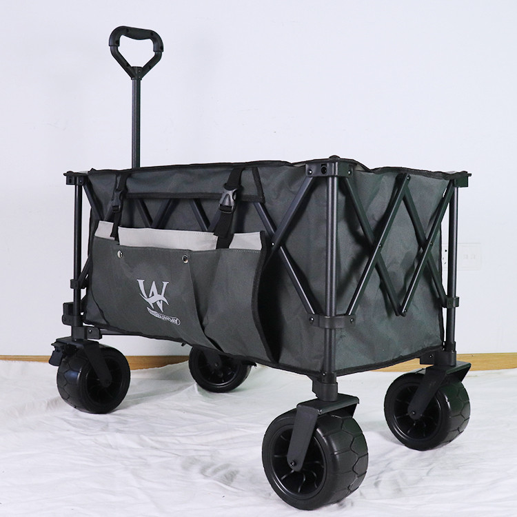 Gấp xe ngựa với bánh xe lớn