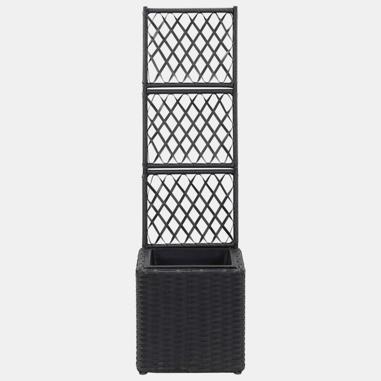 Giường trong vườn lớn với hộp trồng cây trellis
